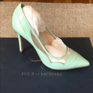 Pour La Victorie mint patent mesh pumps